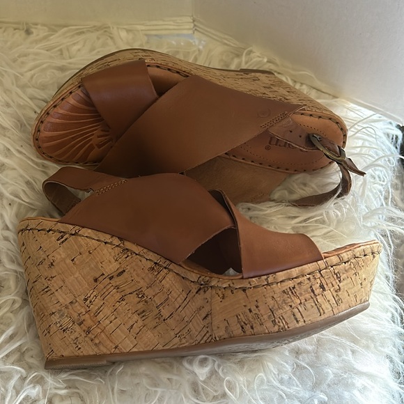 Womens leather/ cork platform sandal by top brand BORN Size 6 - Picture 3 of 9
